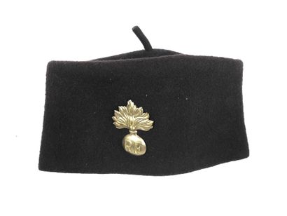 COIFFURES. Chéchia d'auxiliaire indigène...