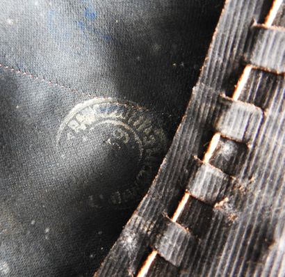 COIFFURES. Casque modèle 1931 en liège recouvert...