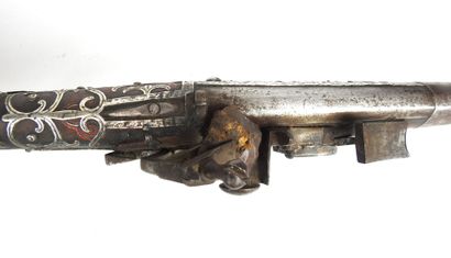 AFRIQUE du NORD. Fusil à monture en noyer...