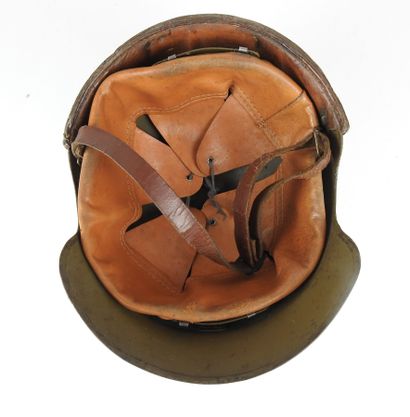 COIFFURES. Casque de DCA modèle 1936 à bombe...