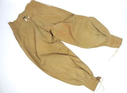 UNIFORMES. Sarouel en toile de coton kaki,...