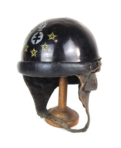 COIFFURES. Casque modèle 1933 modifié des...
