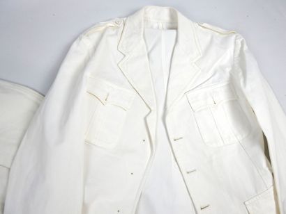 UNIFORMES. Ensemble de 2 tuniques d'officier...