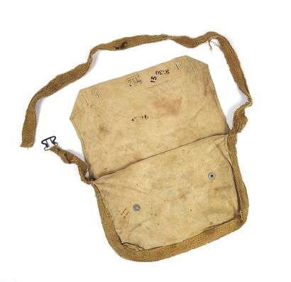 EQUIPEMENTS. Musette réglementaire modèle...