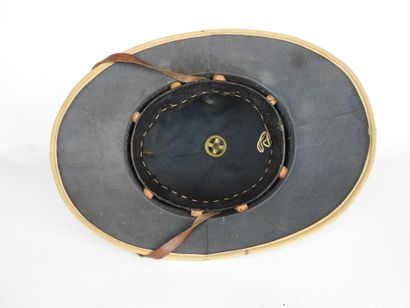 COIFFURES. Casque modèle 1931 en liège recouvert...