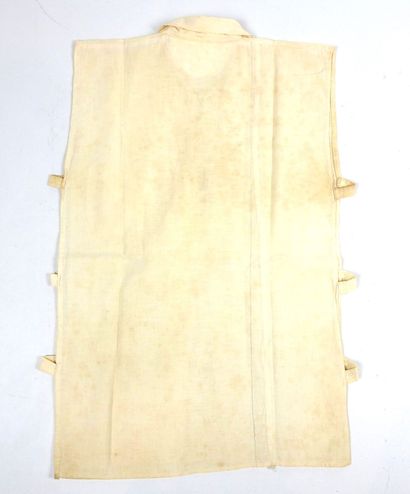 UNIFORMES. Chemisette de fabrication locale...
