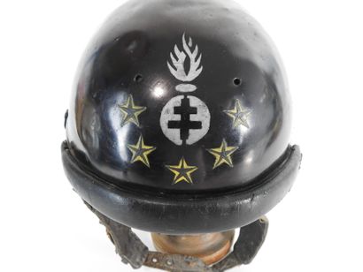 COIFFURES. Casque modèle 1933 modifié des...