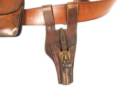 EQUIPEMENTS. Ceinturon modèle 1903/15, cartouchière...