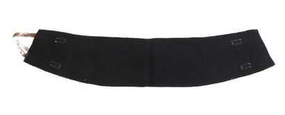 SOUVENIRS. Ceinture fantaisie en drap bleu...