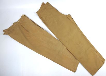 UNIFORMES. Lot de 2 pantalons droits en toile...
