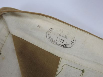 UNIFORMES. Tenue composée d'un paletot modèle...