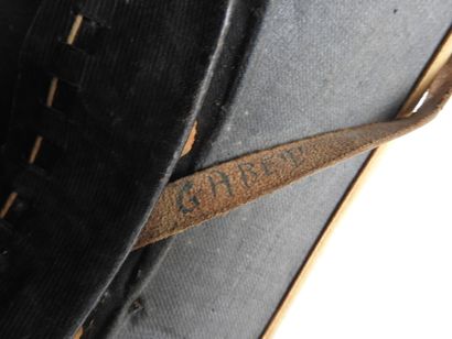 COIFFURES. Casque modèle 1931 en liège recouvert...