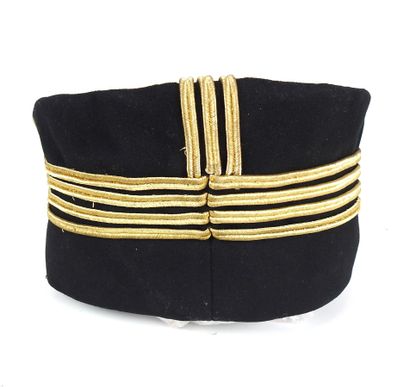 COIFFURES. Képi demi-foulard de chef de bataillon...