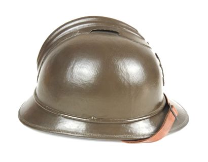 COIFFURES. Casque Adrian type 1915 du commerce...