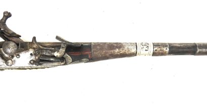 AFRIQUE du NORD. Fusil à monture en noyer...