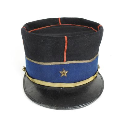 COIFFURES. Képi de sous-officier d'administration...