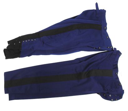 UNIFORMES. Ensemble de pièces d'uniformes...
