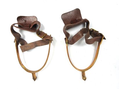 EQUIPEMENTS. Lot de 2 paires d'éperons à...