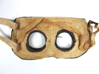 EQUIPEMENTS. Lunettes anti-gaz Meyrowitz...