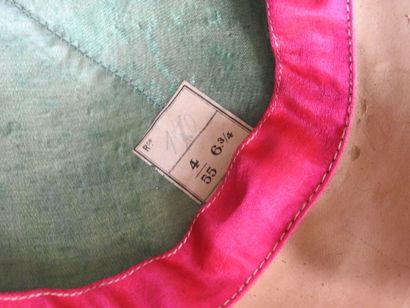 UNIFORMES. Ensemble de pièces d'uniformes...