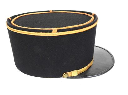COIFFURES. Képi de sous-officier des troupes...