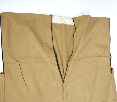 UNIFORMES. Gandourah de fabrication locale...