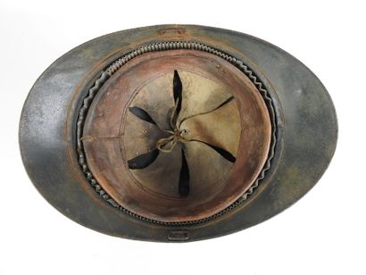 COIFFURES. Casque Adrian modèle 1915 d'observateur...