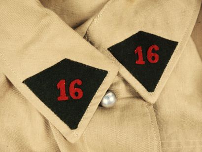 UNIFORMES. Tenue constituée d'une vareuse...