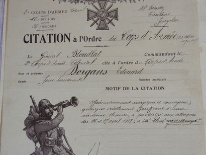 DOCUMENTS. Ensemble de citations et de diplômes...