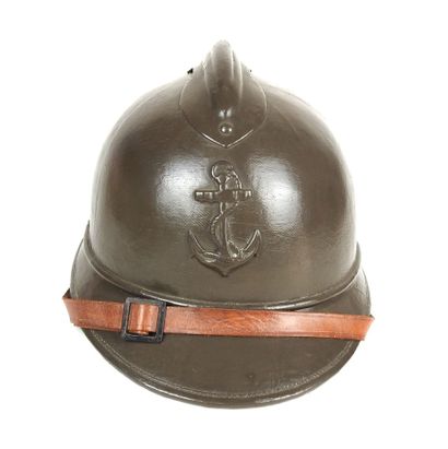 COIFFURES. Casque Adrian type 1915 du commerce...