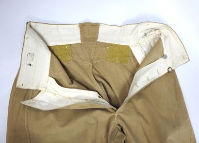 UNIFORMES. Sarouel en toile de coton kaki,...