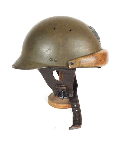 COIFFURES. Casque des troupes blindées modèle...