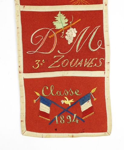 SOUVENIRS. Trousse à couture artisanale réalisée...