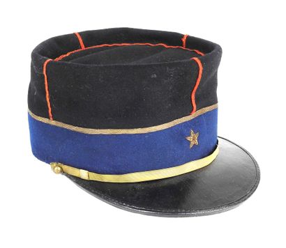 COIFFURES. Képi de sous-officier d'administration...