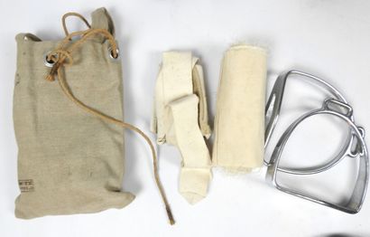 EQUIPEMENTS. Harnachement de cavalerie composé...