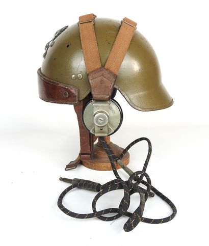 COIFFURES. Casque de DCA modèle 1936 à bombe...