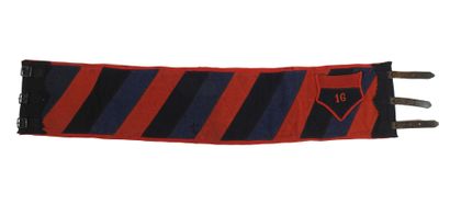 SOUVENIRS. Ceinture fantaisie en drap gris...