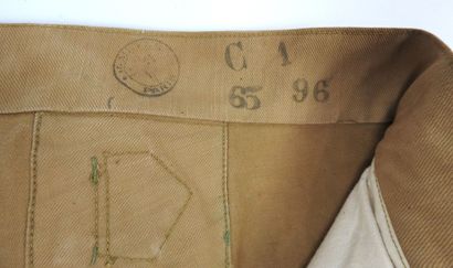 UNIFORMES. Pantalon-culotte pour le personnel...