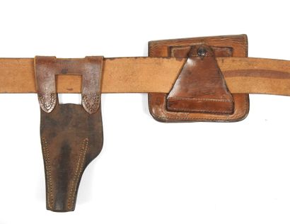 EQUIPEMENTS. Ceinturon modèle 1903/15, cartouchière...