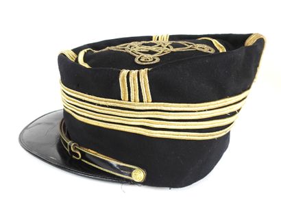 COIFFURES. Képi demi-foulard de chef de bataillon...