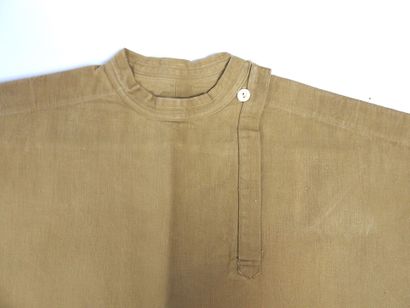 UNIFORMES. Tenue d'un méhariste colonial...