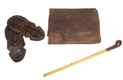 EQUIPEMENTS. Porte-documents de fabrication...