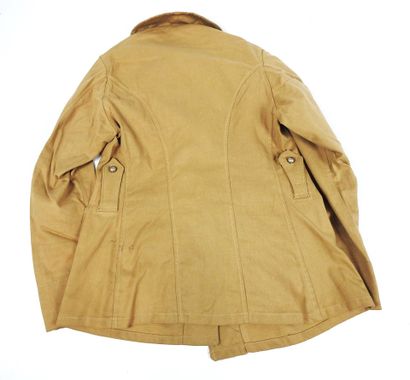UNIFORMES. Tenue constituée d'une vareuse...