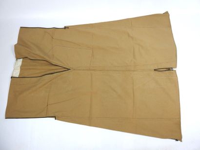 UNIFORMES. Gandourah de fabrication locale...