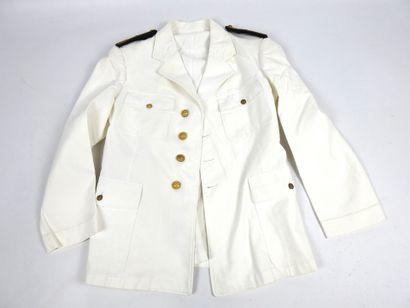 UNIFORMES. Tenue d'administrateur des services...