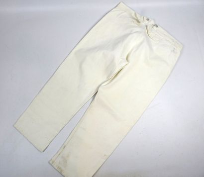 UNIFORMES. Tenue de toile blanche composée...