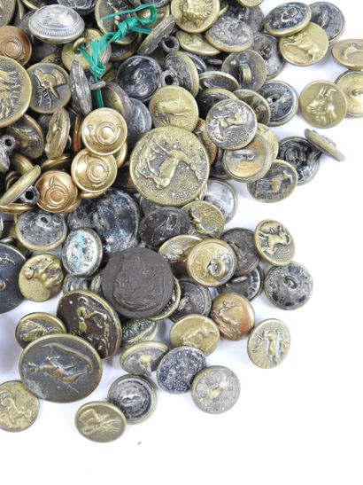 HUNTING BUTTON. Lot of buttons with motifs...