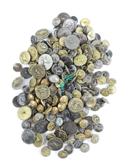 HUNTING BUTTON. Lot of buttons with motifs...