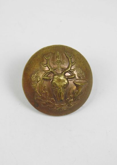 Stag head in a hunting horn. O. outfit b...