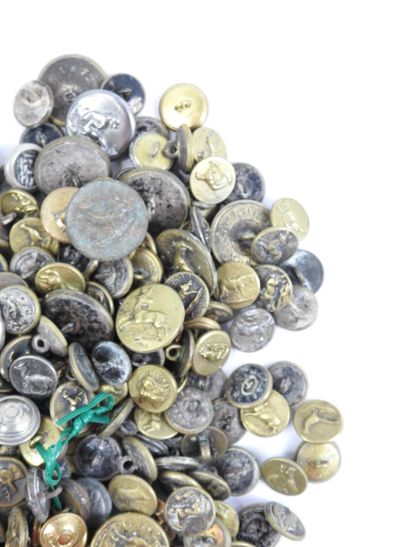 HUNTING BUTTON. Lot of buttons with motifs...